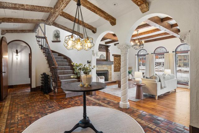 5073 N Lake DRIVE, Whitefish Bay, WI 53217