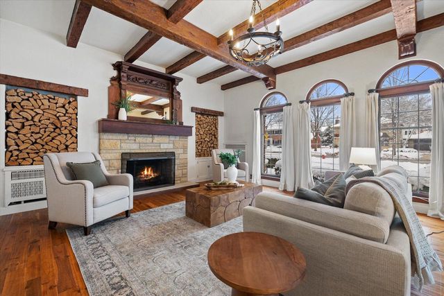 5073 N Lake DRIVE, Whitefish Bay, WI 53217