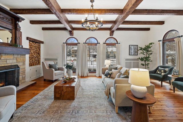 5073 N Lake DRIVE, Whitefish Bay, WI 53217