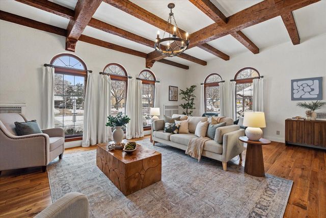 5073 N Lake DRIVE, Whitefish Bay, WI 53217