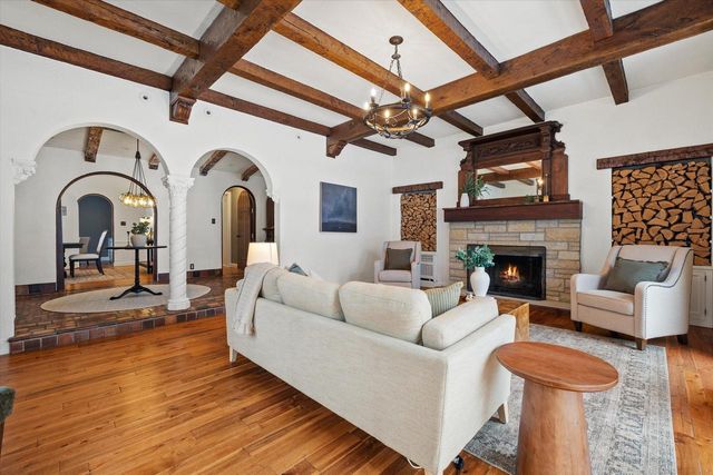 5073 N Lake DRIVE, Whitefish Bay, WI 53217