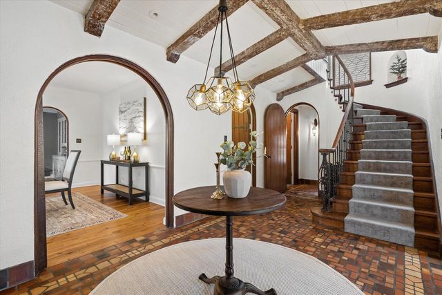 5073 N Lake DRIVE, Whitefish Bay, WI 53217