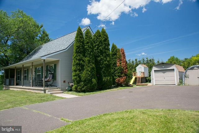 112 W UNION ST, Richlandtown, PA 18955