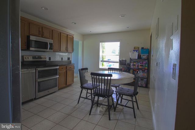 112 W UNION ST, Richlandtown, PA 18955
