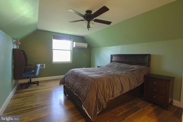 112 W UNION ST, Richlandtown, PA 18955