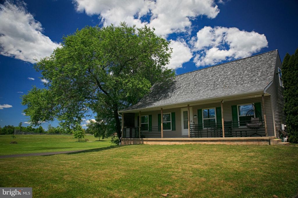 112 W UNION ST, Richlandtown, PA 18955
