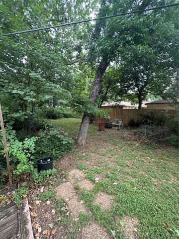1509 University Drive, Arlington, TX 76013