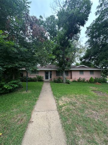 1509 University Drive, Arlington, TX 76013
