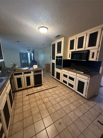 1509 University Drive, Arlington, TX 76013