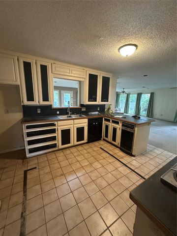 1509 University Drive, Arlington, TX 76013