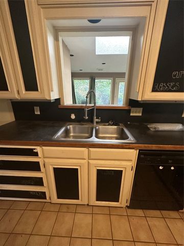 1509 University Drive, Arlington, TX 76013