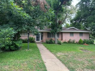 1509 University Drive, Arlington, TX 76013