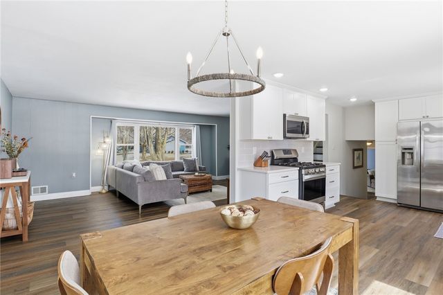 93 Parkmeadow Drive, Henrietta, NY 14534