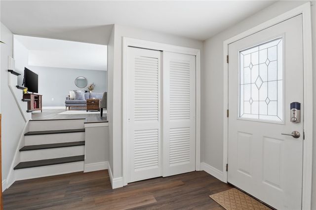 93 Parkmeadow Drive, Henrietta, NY 14534