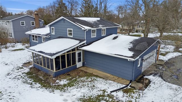 93 Parkmeadow Drive, Henrietta, NY 14534