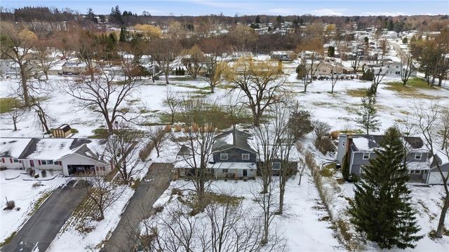 93 Parkmeadow Drive, Henrietta, NY 14534