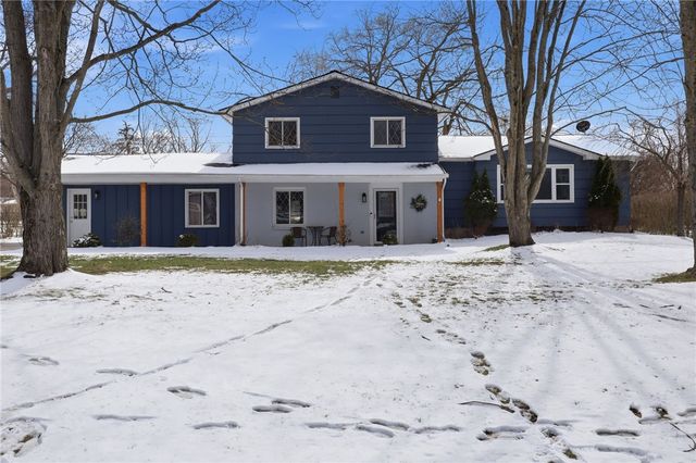 93 Parkmeadow Drive, Henrietta, NY 14534