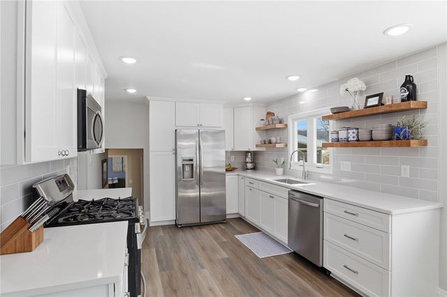 93 Parkmeadow Drive, Henrietta, NY 14534