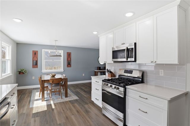 93 Parkmeadow Drive, Henrietta, NY 14534