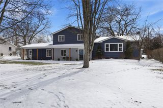 93 Parkmeadow Drive, Henrietta, NY 14534