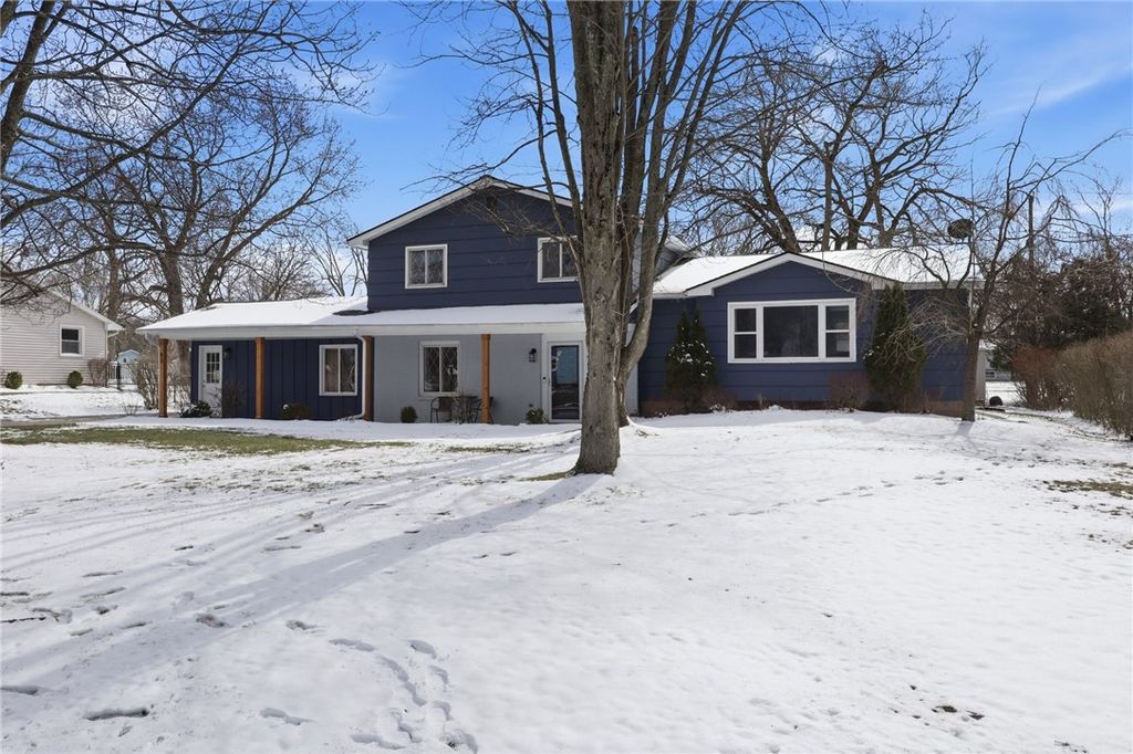 93 Parkmeadow Drive, Henrietta, NY 14534