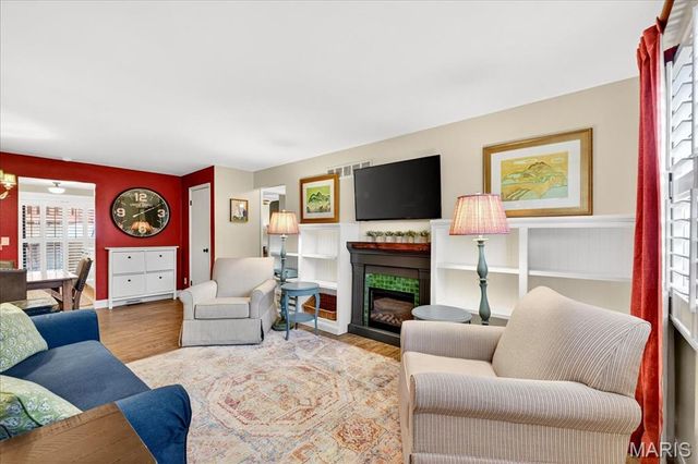 7919 Royal Arms Court 2, Crestwood, MO 63123