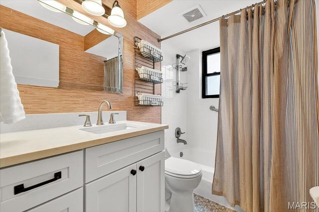 7919 Royal Arms Court 2, Crestwood, MO 63123