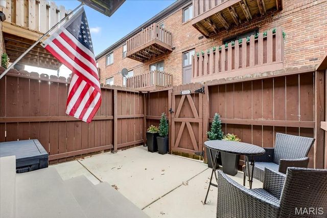 7919 Royal Arms Court 2, Crestwood, MO 63123