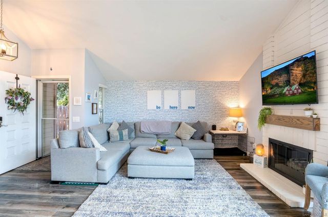 13286 Creek Park Ln, Poway, CA 92064