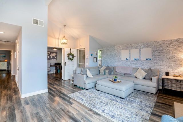 13286 Creek Park Ln, Poway, CA 92064