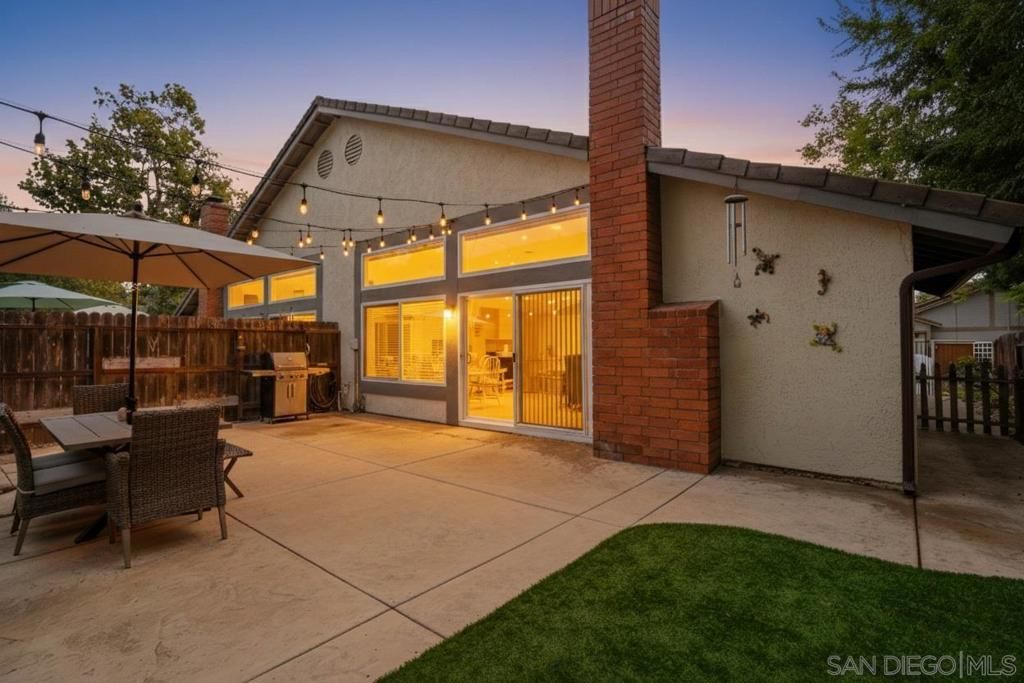 Image 1 of property listing at 13286 Creek Park Ln, Poway, CA 92064