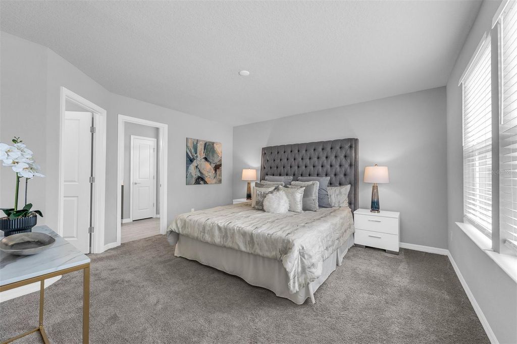 Image 4 of property listing at 2765 FRANKLIN ROAD, St Cloud, FL 34771