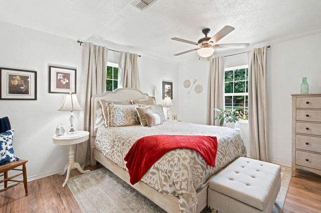 206 E North Street, Aubrey, TX 76227