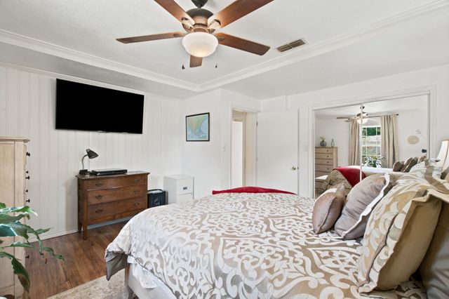 206 E North Street, Aubrey, TX 76227