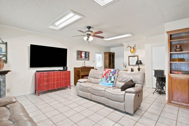206 E North Street, Aubrey, TX 76227