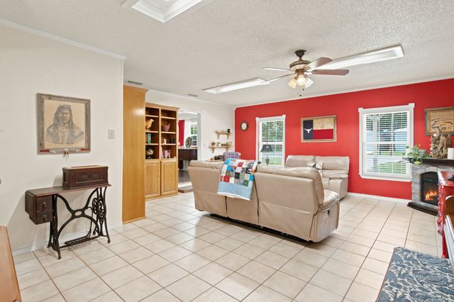 206 E North Street, Aubrey, TX 76227