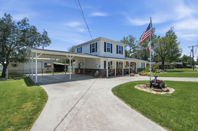 206 E North Street, Aubrey, TX 76227