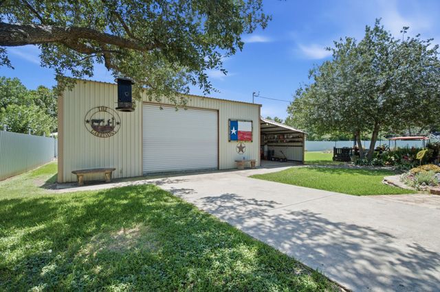 206 E North Street, Aubrey, TX 76227
