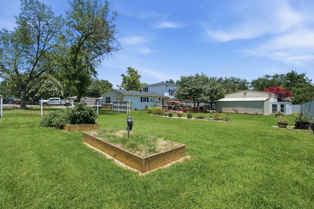 206 E North Street, Aubrey, TX 76227
