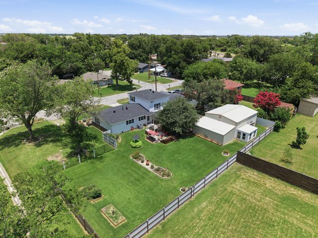 206 E North Street, Aubrey, TX 76227