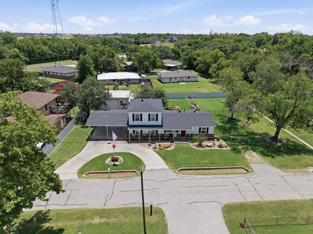 206 E North Street, Aubrey, TX 76227