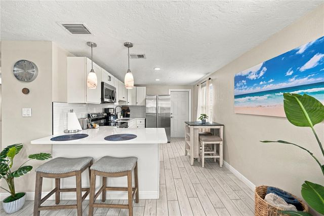 1004 67TH AVENUE W, Bradenton, FL 34207