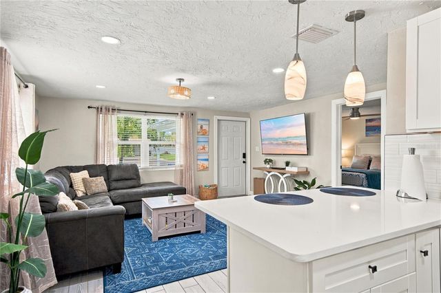 1004 67TH AVENUE W, Bradenton, FL 34207