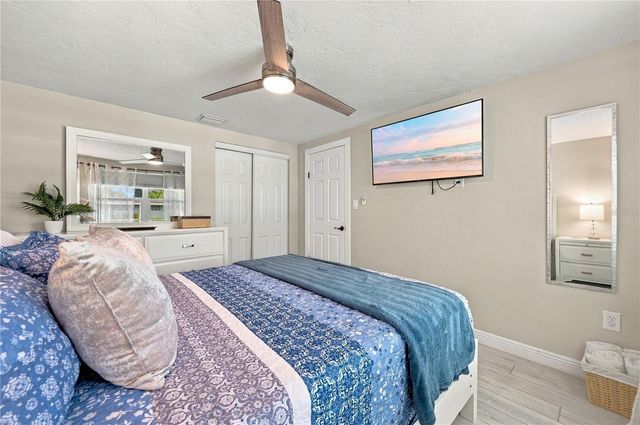 1004 67TH AVENUE W, Bradenton, FL 34207