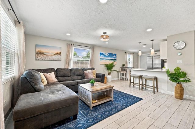 1004 67TH AVENUE W, Bradenton, FL 34207