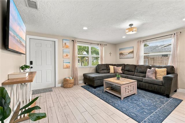 1004 67TH AVENUE W, Bradenton, FL 34207