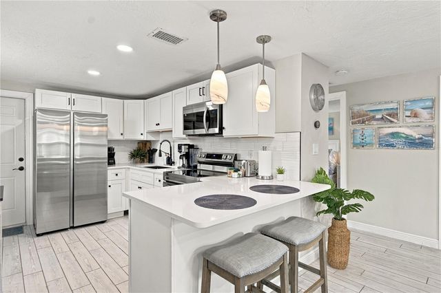 1004 67TH AVENUE W, Bradenton, FL 34207