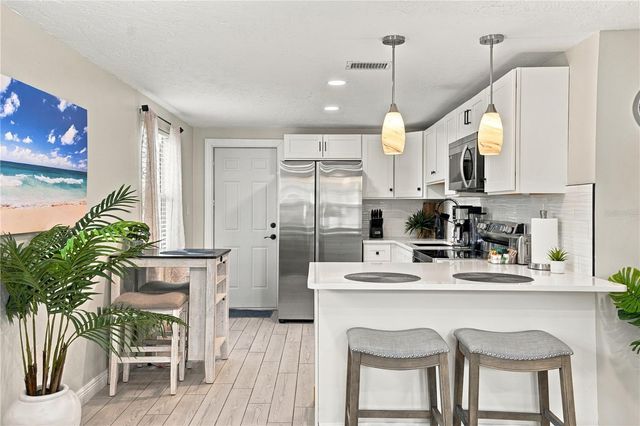 1004 67TH AVENUE W, Bradenton, FL 34207
