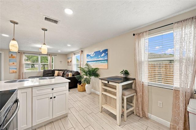 1004 67TH AVENUE W, Bradenton, FL 34207