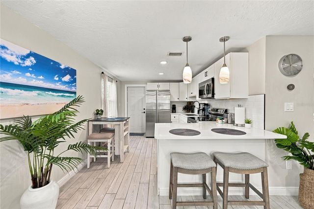 1004 67TH AVENUE W, Bradenton, FL 34207